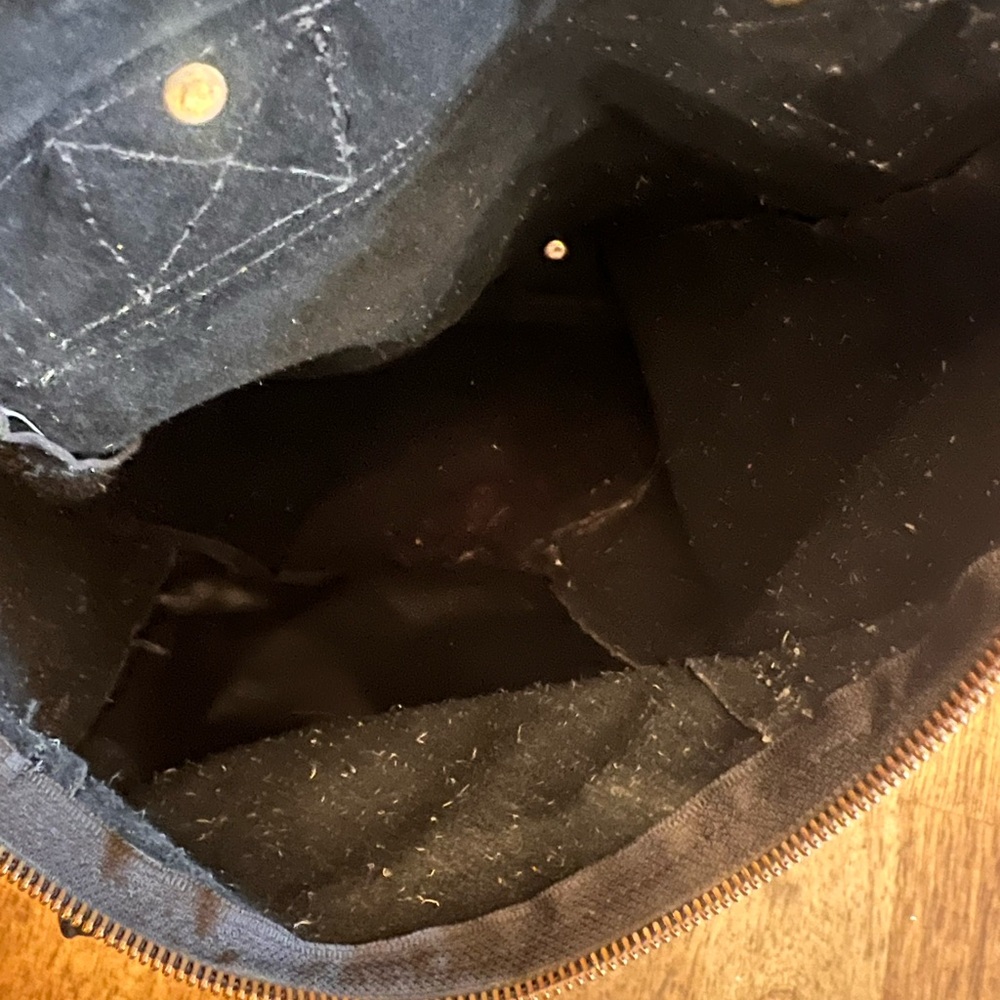 Vintage Frye Benchcrafted Leather Backpack – Black Distressed Leather 90’s - Picture 10 of 14